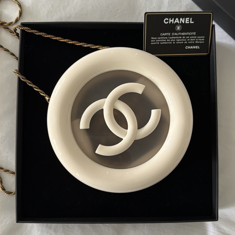 Chanel collectible Minaudiere in pristine condition. - Picture 10 of 16